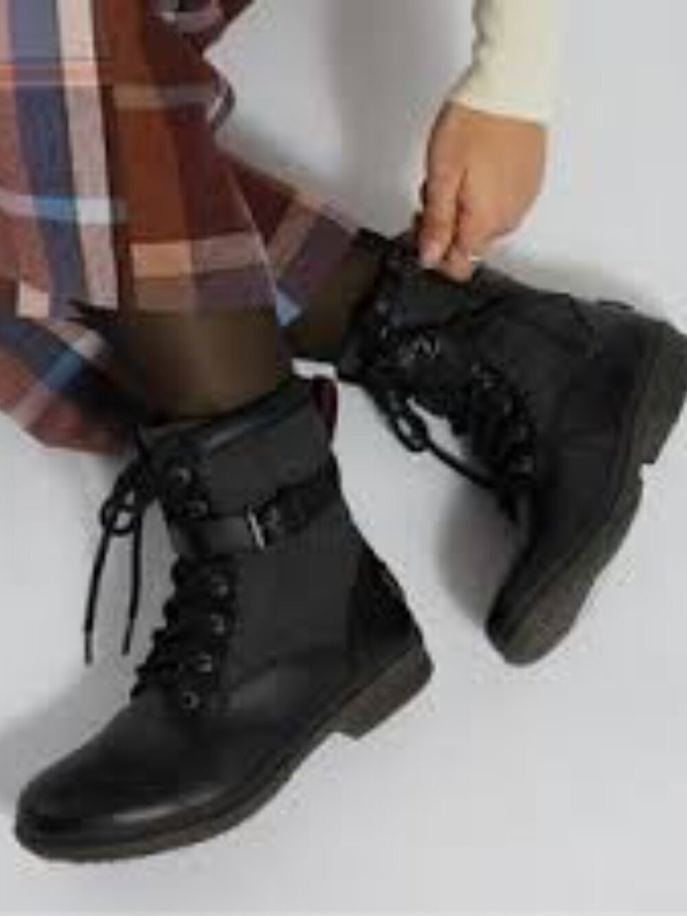 UGG Kesey  Short Buckle-Detail Winter Boots Size 9.5